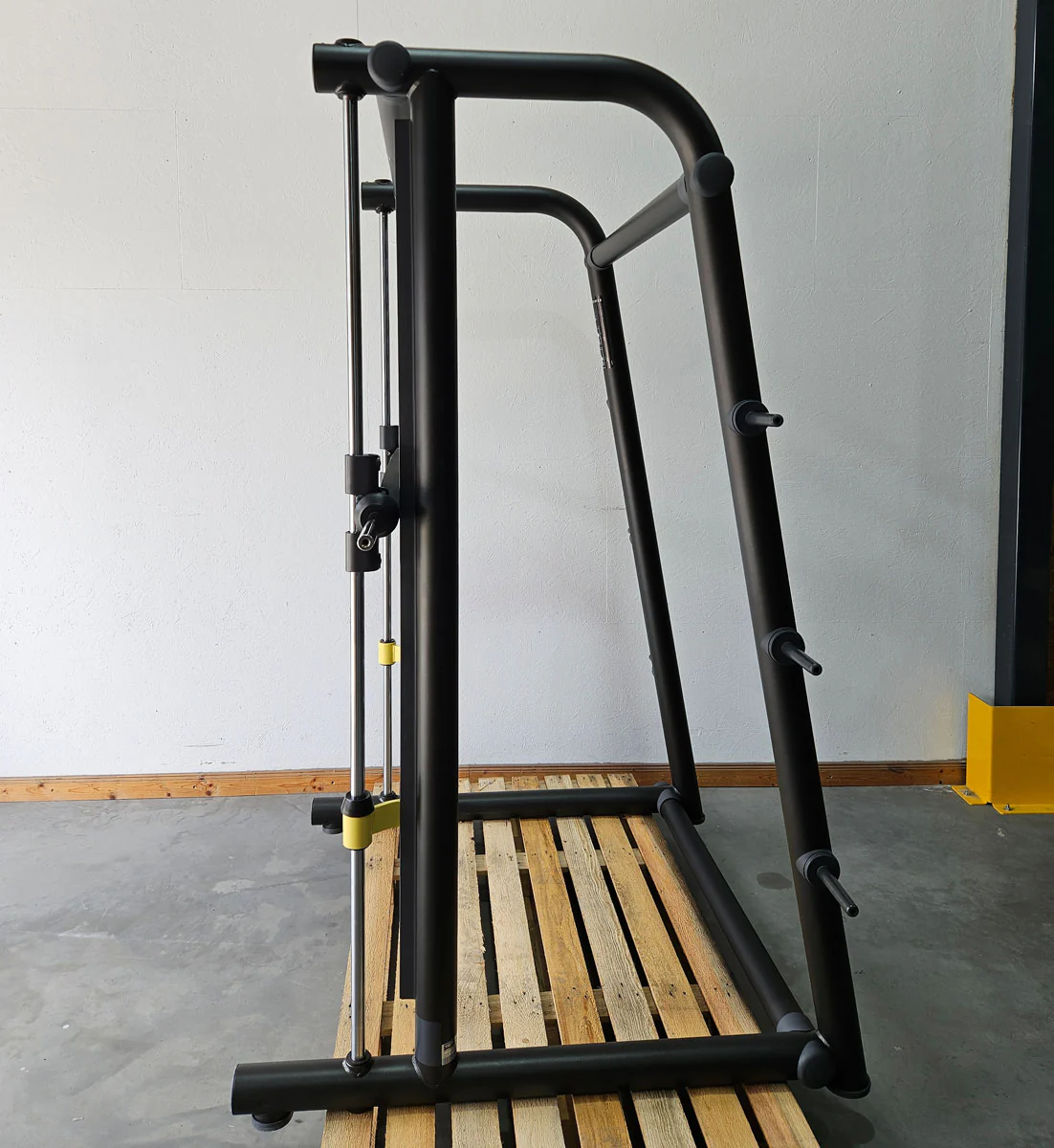 Technogym Multipower Multipresse geführt, Smith Machine, Scheibenaufnahme, Rahmenfarbe Schwarz, gebraucht - überholter Zustand - Image 3