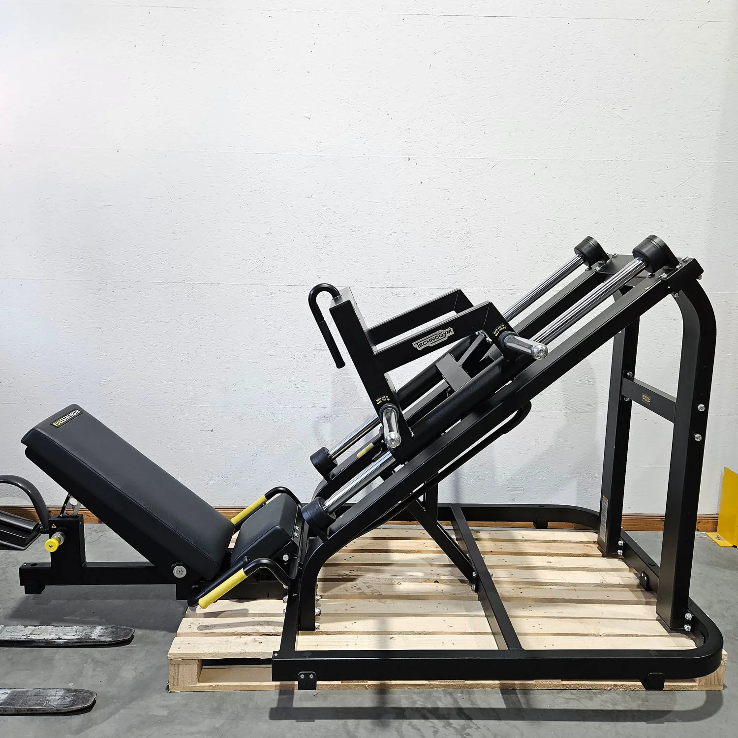 Technogym Pure Strength Linear Leg Press, Plate loaded 45° Beinpresse, Farbe Schwarz, gebraucht, überholter Zustand - Image 3