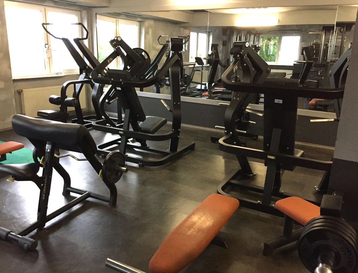 TechnoGym Pure Strength Set, 6 Plate loaded Kraftgeräte, Baujahr 2014, sehr junge gebrauchte Fitnessgeräte - weitere Geräte auf Anfrage - Image 2