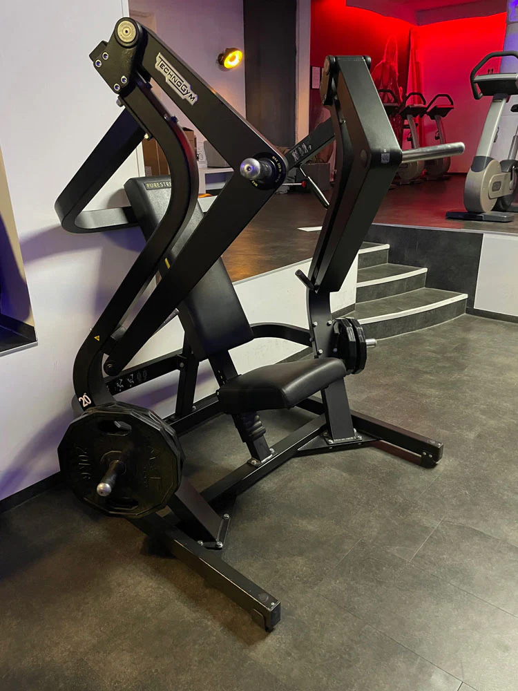 TechnoGym Pure Strength Set, 7 Plate loaded Kraftgeräte, inkl. Hantelscheiben, gebraucht - geprüfter Zustand - Image 7