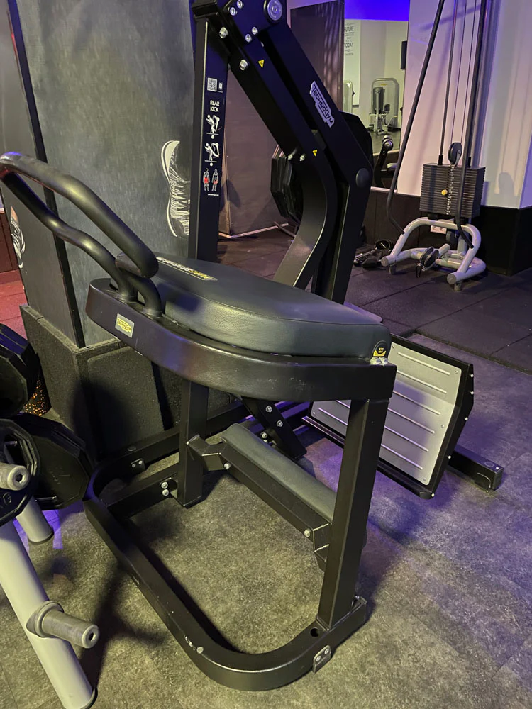 TechnoGym Pure Strength Set, 7 Plate loaded Kraftgeräte, inkl. Hantelscheiben, gebraucht - geprüfter Zustand - Image 8