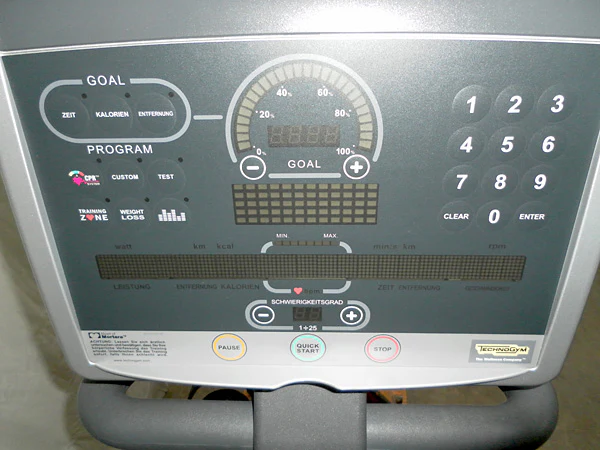 Technogym Recumbent Excite Line 700 mit LED Display und Handpuls und Polar, gebraucht - überholter Zustand - Image 3