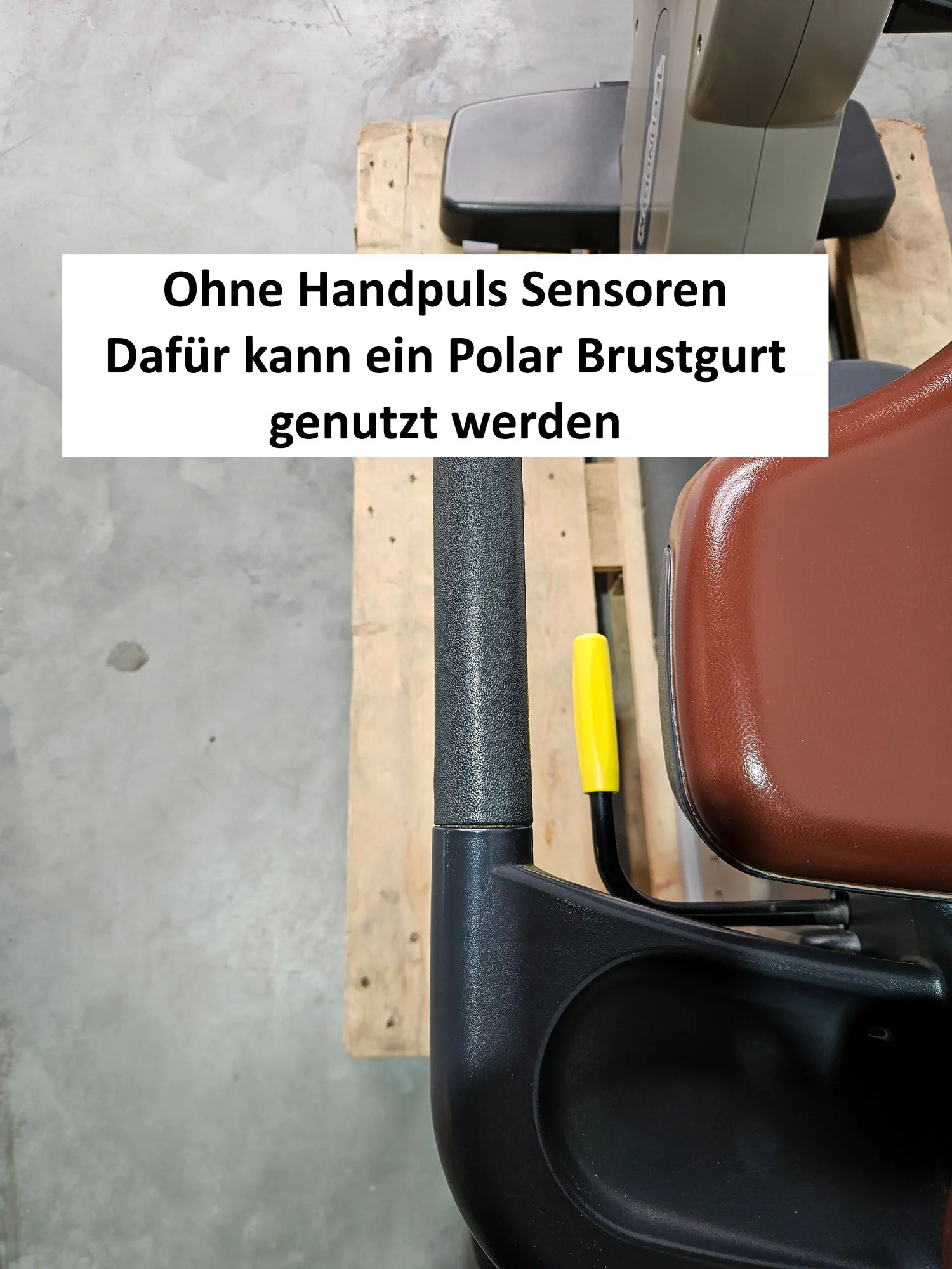 TechnoGym Recumbent Excite Line Recline 500, LED Display, verstellbare Pedalarme, ohne Handpuls, Polster Rot-Braun, gebraucht - überholter Zustand - Image 13