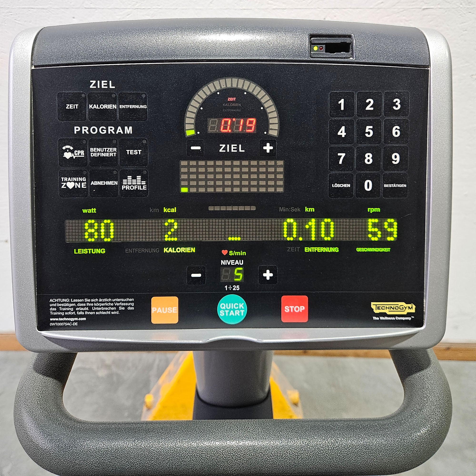 TechnoGym Recumbent Excite Line Recline 700, LED Display, mit Handpuls, Polster Rot-Braun, gebraucht - überholter Zustand - Image 10