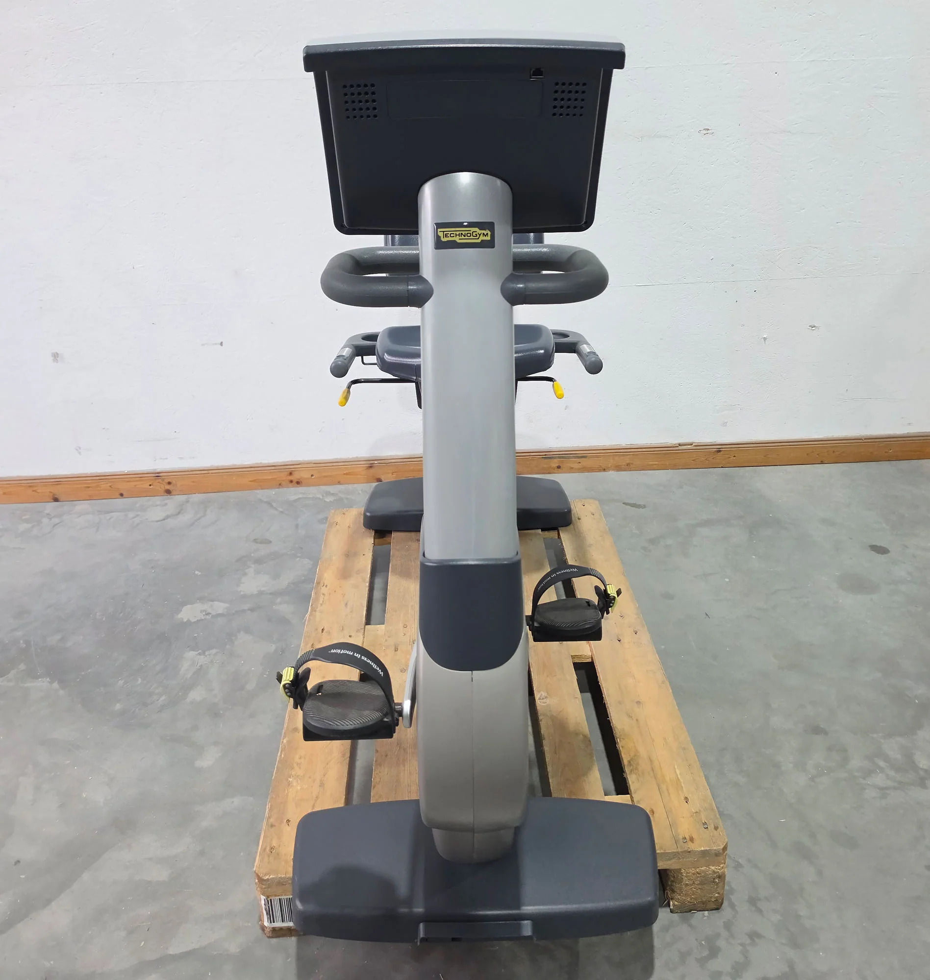 TechnoGym Recumbent Excite Line Recline 700, LED Display, normale Pedalarme, mit Handpuls, Polster Dunkelblau, gebraucht - überholter Zustand - Image 2