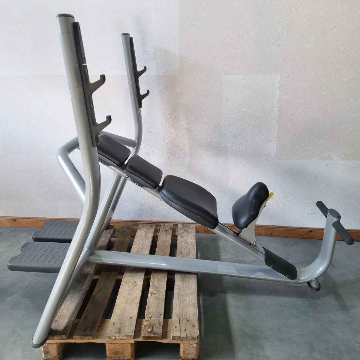 Technogym Schrägdrückerbank, Olympic Inclined Bench, Hantelbank Schrägbankdrücken, Rahmenfarbe Silber, Selection Line, gebraucht - überholter Zustand - Image 4