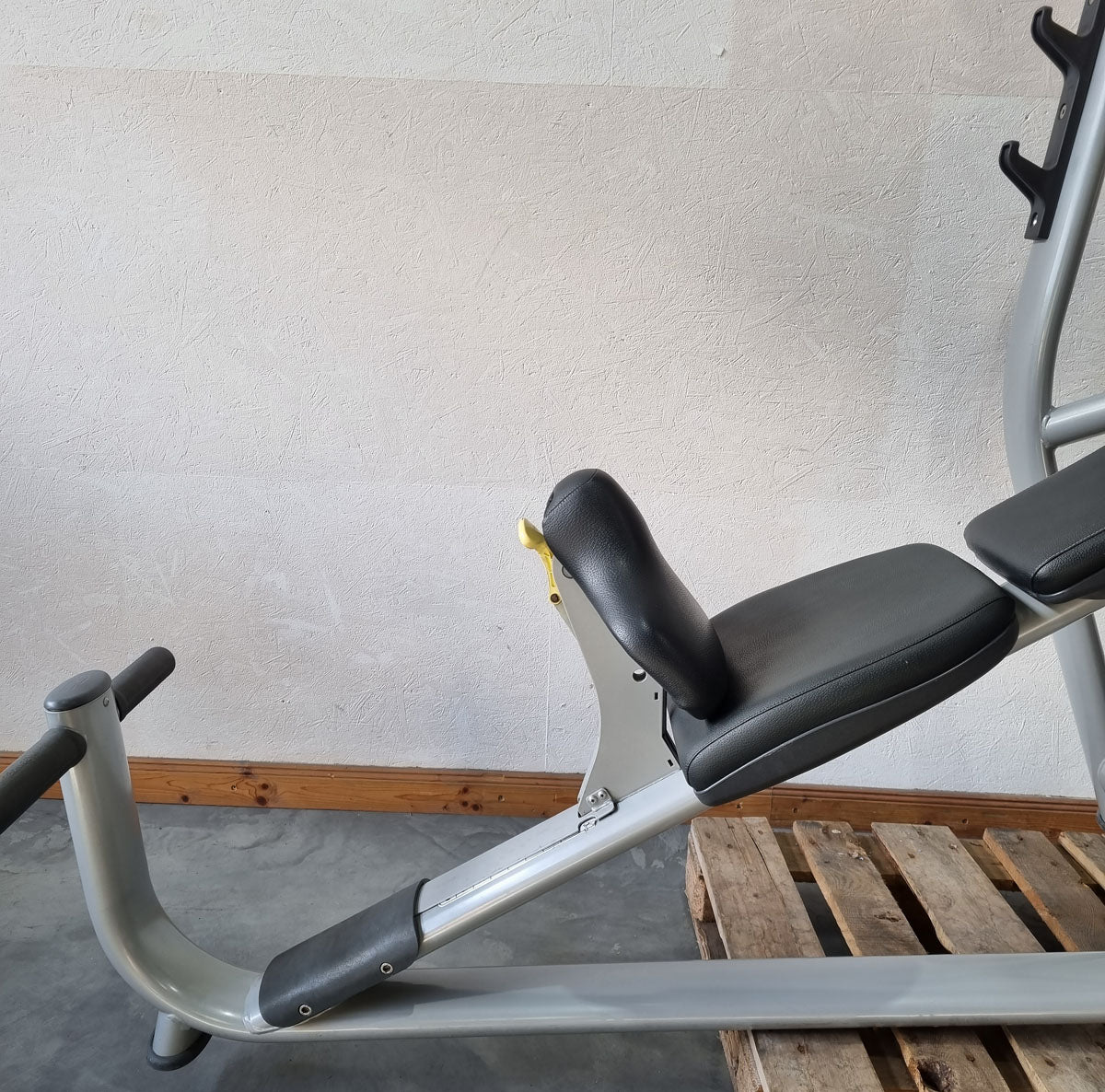 Technogym Schrägdrückerbank, Olympic Inclined Bench, Hantelbank Schrägbankdrücken, Rahmenfarbe Silber, Selection Line, gebraucht - überholter Zustand - Image 7