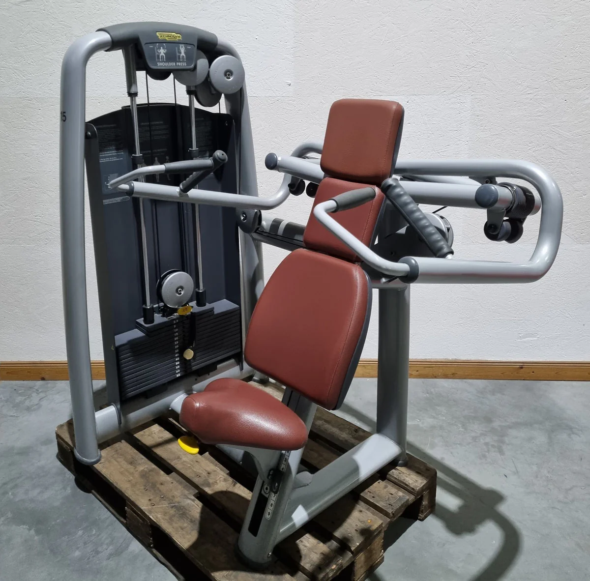 TechnoGym Schulterpresse, Shoulder Press, Selection Line - Rahmen Silber, Polster Braun, gebraucht - überholter Zustand - Image 2