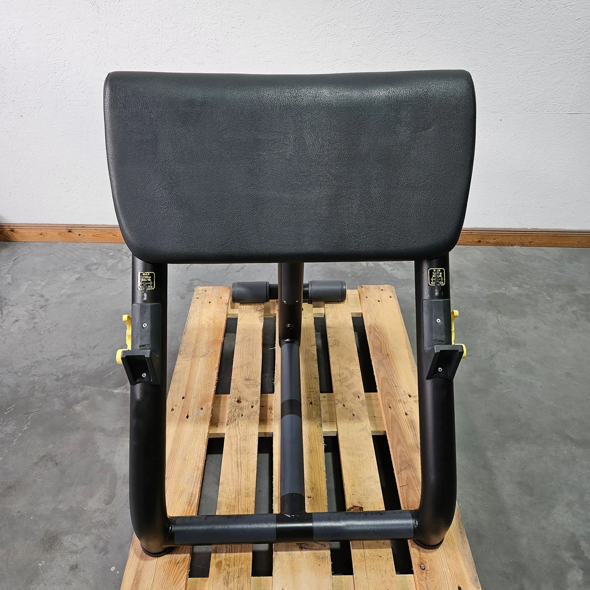 TechnoGym Scottcurl Bank, Scott bench, Bizeps Trainingsbank, Farbe Schwarz, Polster Schwarz, gebraucht - geprüfter Zustand - Image 3