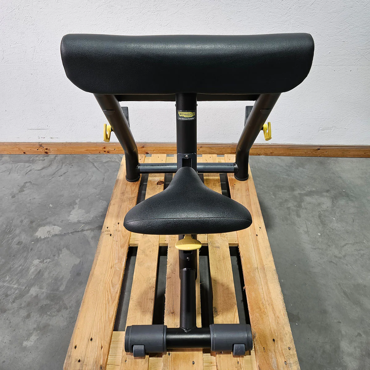 TechnoGym Scottcurl Bank, Scott bench, Bizeps Trainingsbank, Farbe Schwarz, Polster Schwarz, gebraucht - geprüfter Zustand - Image 5