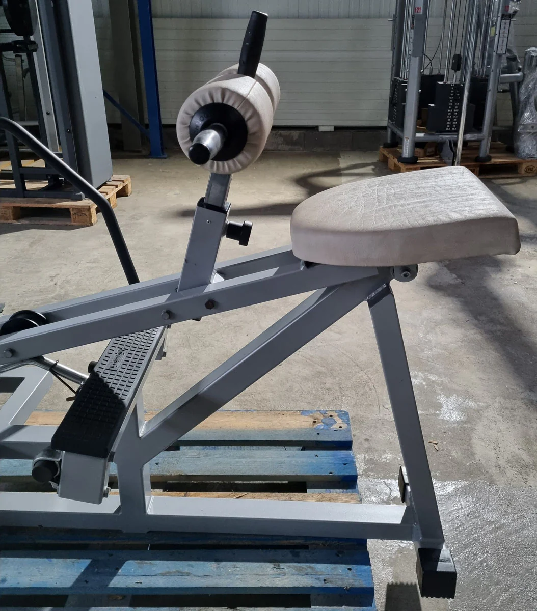 Technogym Seated Calf Sitting Wadenmaschine sitzend, Sitting Calf, Silverline, Oldschool, Rahmenfarbe Silber, gebraucht mit Gebrauchsspuren - Image 8