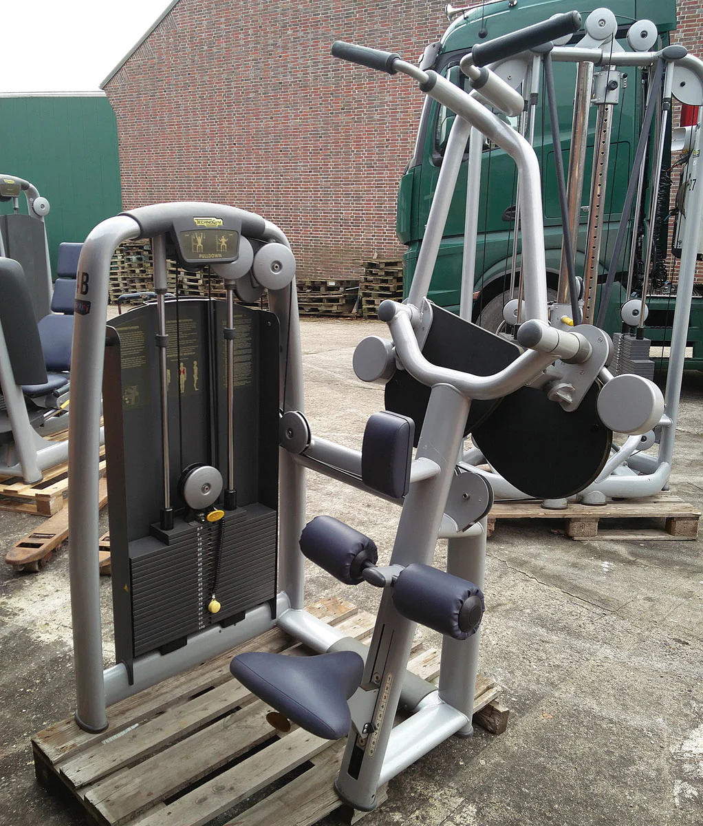TechnoGym Selection Line Kraftgeräte Set-/Park mit 10 Fitnessgeräten, weitere Geräte auf Wunsch, gebraucht, geprüft und aufbereitet - Image 3