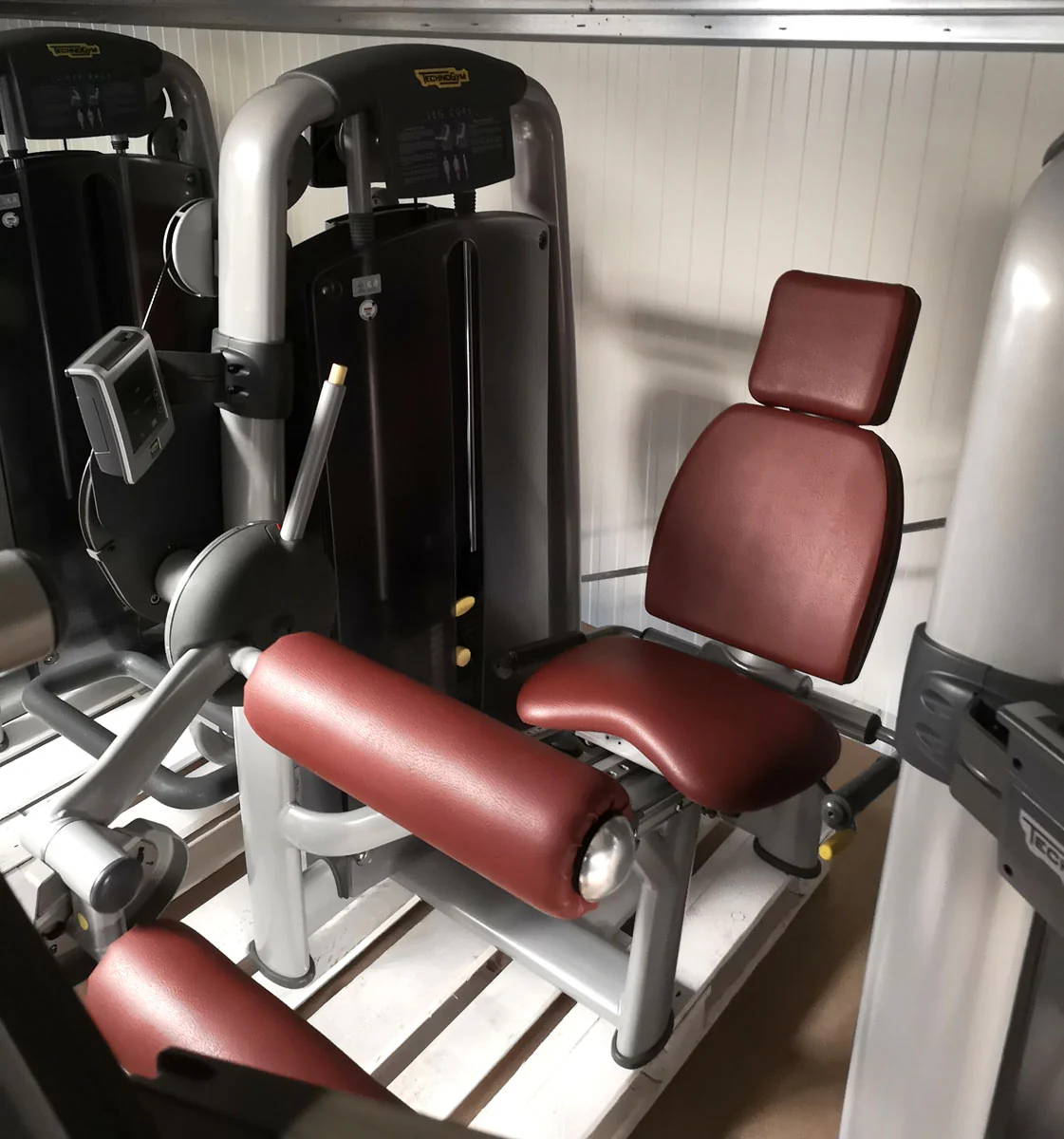TechnoGym Selection Line MED 8 Medizinische Kraftgeräte im Set, Reha Fitnessgeräte Ausstattung, gebraucht - überholter Zustand - Image 3