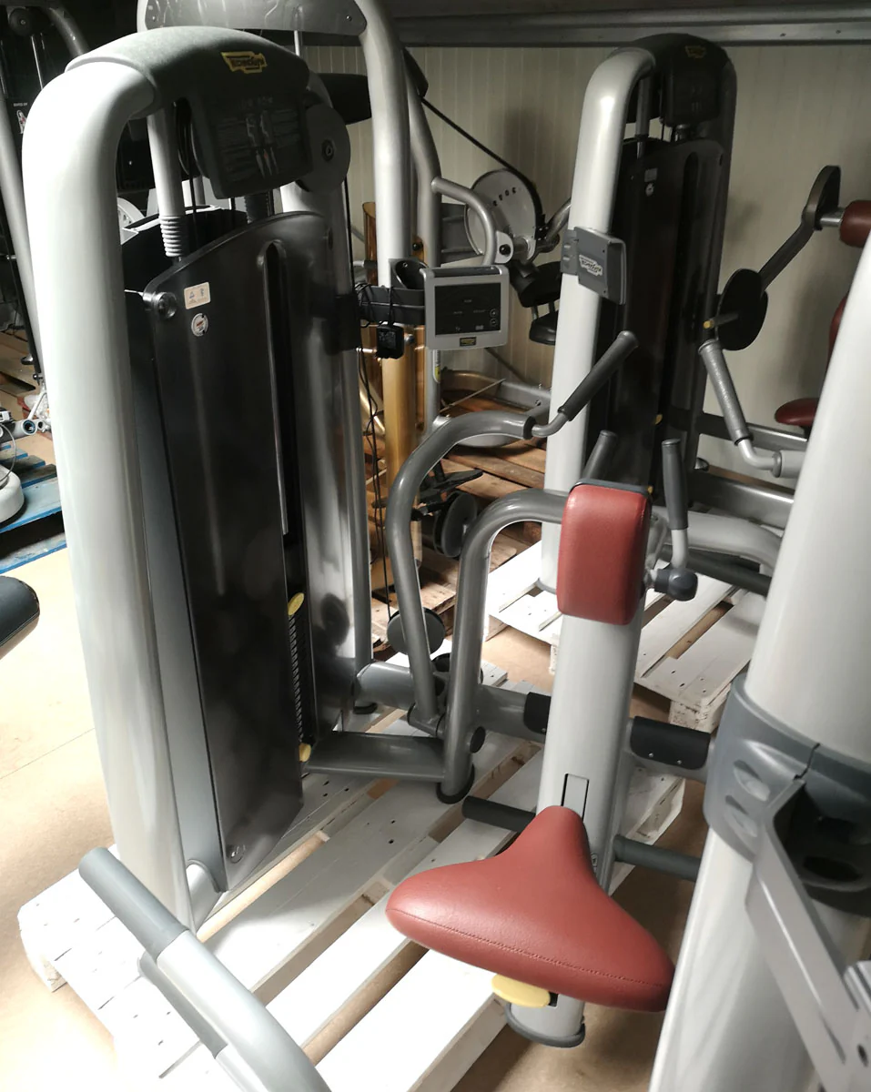 TechnoGym Selection Line MED 8 Medizinische Kraftgeräte im Set, Reha Fitnessgeräte Ausstattung, gebraucht - überholter Zustand - Image 9
