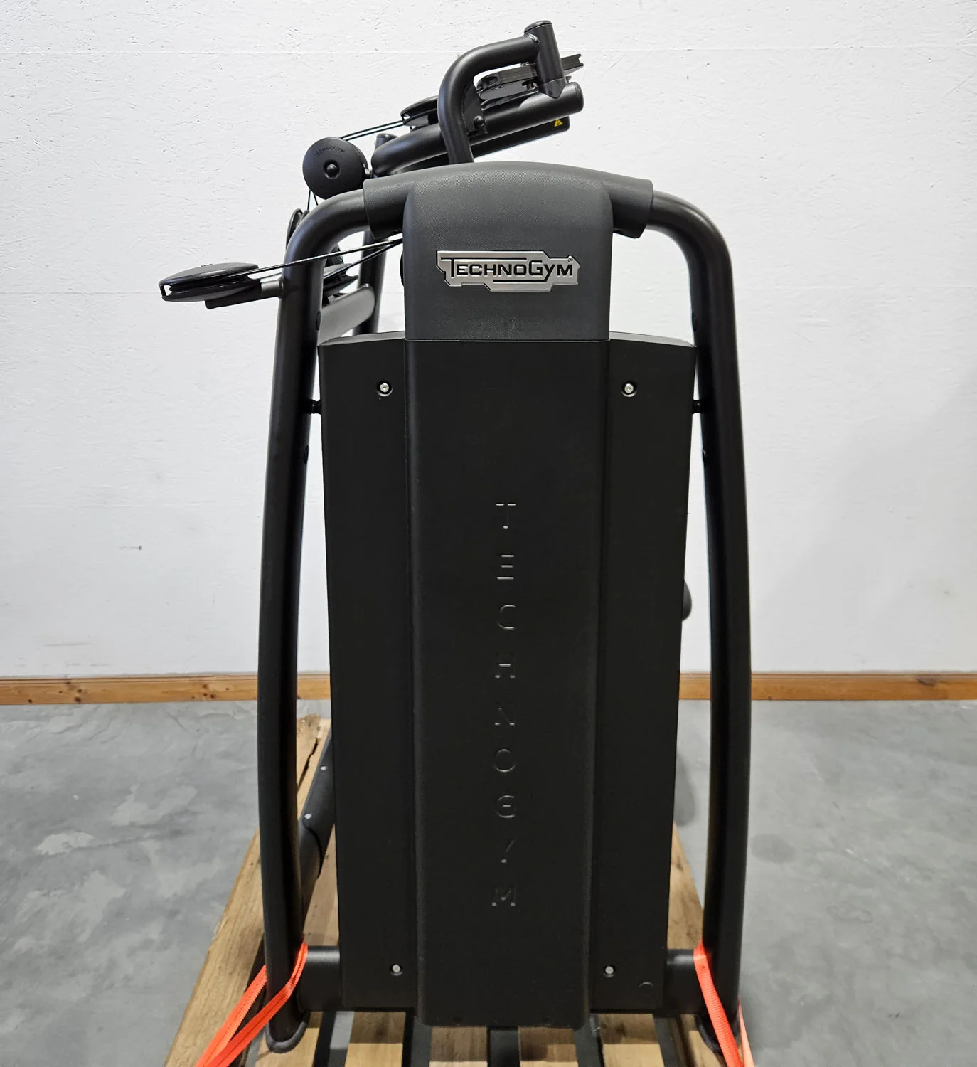 Technogym Selection Pro Reverse Fly, Butterfly Reverse, Rear Delt, Farbe Schwarz, gebraucht, überholter Zustand - Image 3