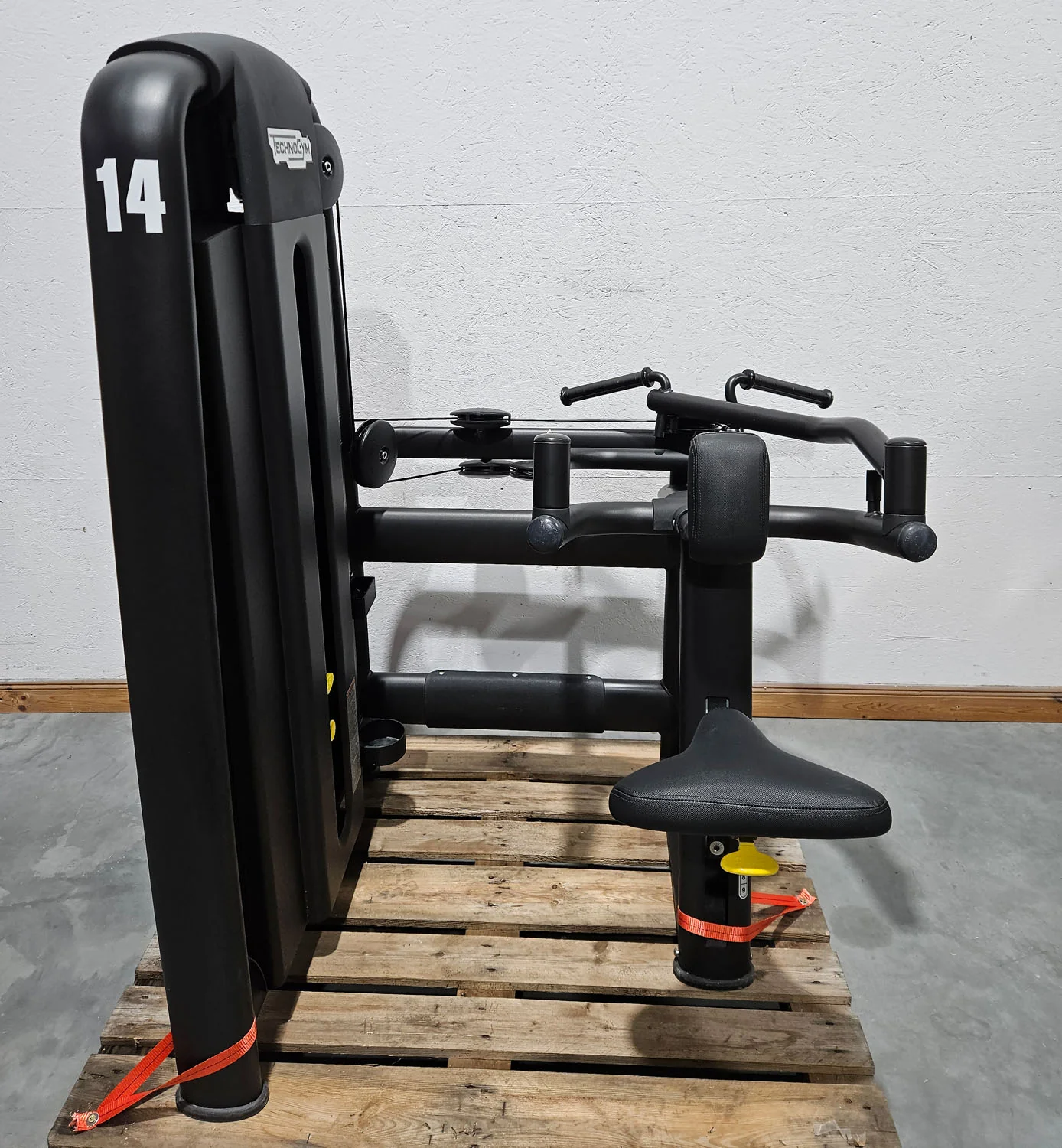 Technogym Selection Pro Upper Back, Rudern mit Bruststütze, Row, Farbe Schwarz, gebraucht, überholter Zustand - Image 2