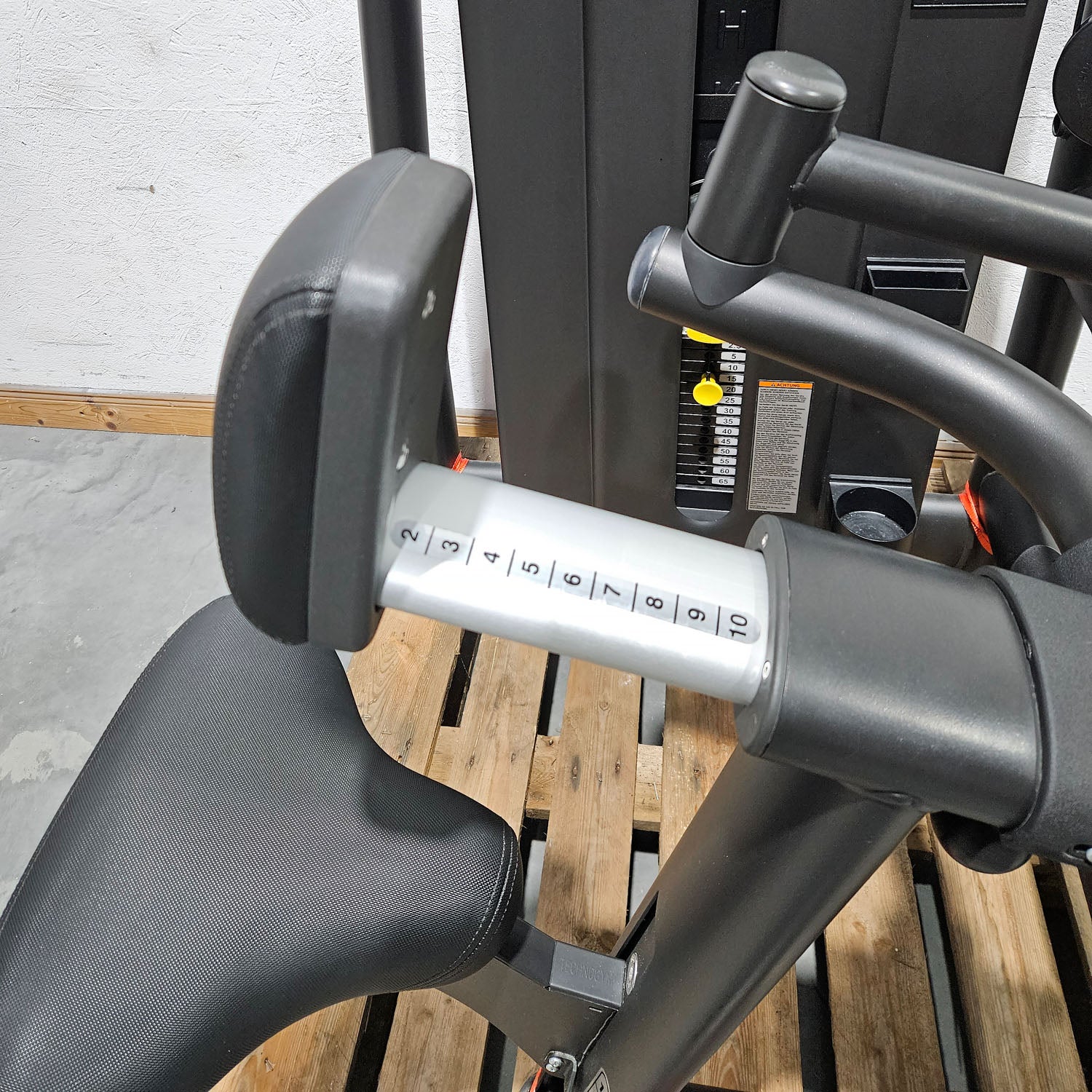 Technogym Selection Pro Upper Back, Rudern mit Bruststütze, Row, Farbe Schwarz, gebraucht, überholter Zustand - Image 7