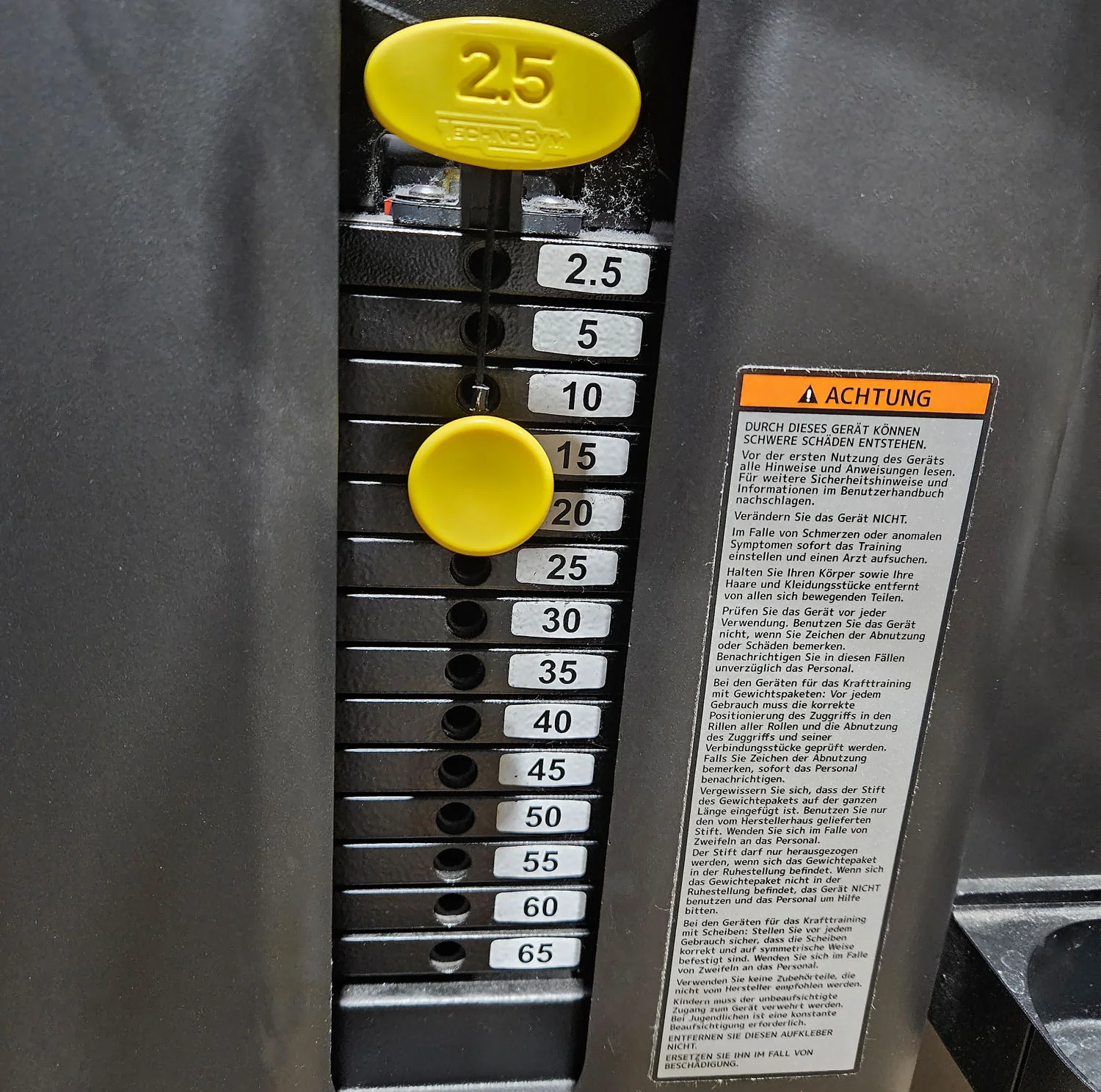 Technogym Selection Pro Upper Back, Rudern mit Bruststütze, Row, Farbe Schwarz, gebraucht, überholter Zustand - Image 9