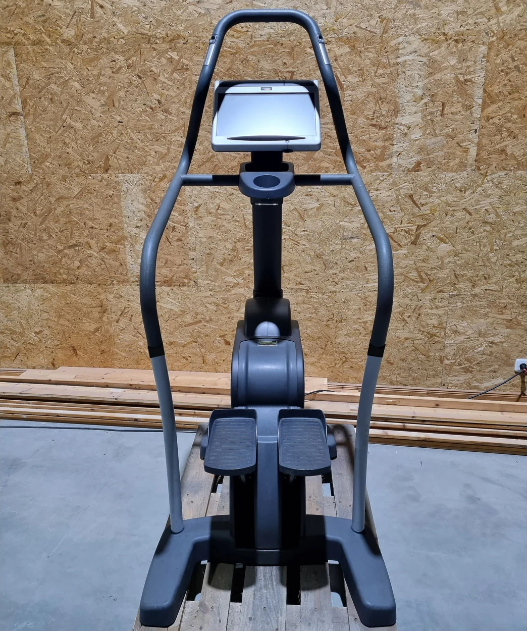TechnoGym Stepper Excite Line Step 700, VisioWeb Touch Display, gebraucht - überholter Zustand - Image 2