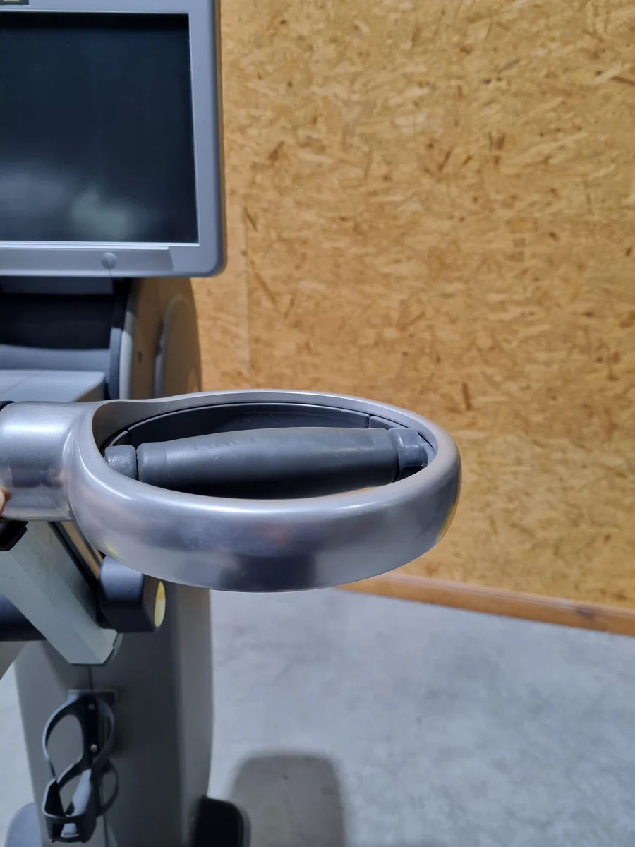 Technogym Top Excite, Oberkörpertrainer, Oberkörperergometer, ROLLSTUHL geeignet, Handergometer, Cardiotraining für Arme und Schulter, gebraucht - überholter Zustand - Image 11