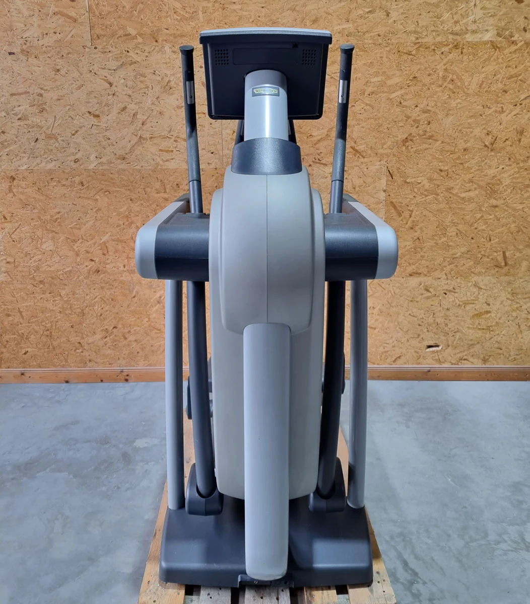 Technogym Vario Crosstrainer Excite+ Line, LED Konsole, variable Schrittlänge Ellipsentrainer, gebraucht - überholter Zustand - Image 3