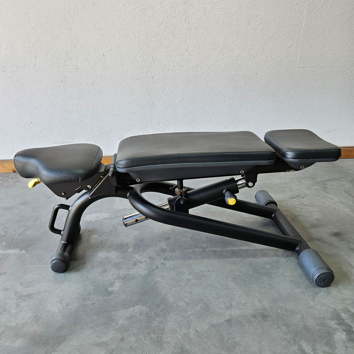 Technogym verstellbare Hantelbank ohne Ablagen, Multibank, Universalbank, Adjustable Bench, Rahmenfarbe Schwarz, gebraucht - überholter Zustand - Image 3