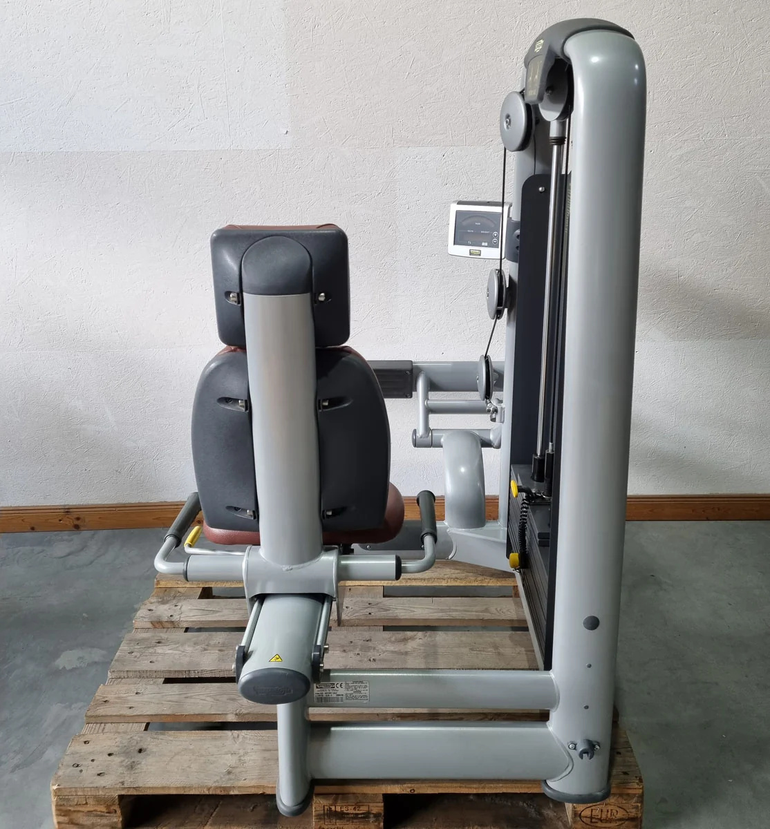 Technogym Wadenmaschine sitzend, Rotary Calf Press, Wadenpresse, Selection Line mit Isocontrol Display, Rahmenfarbe Silber, Polsterfarbe Braun, gebrauchter - überholter Zustand - Image 4