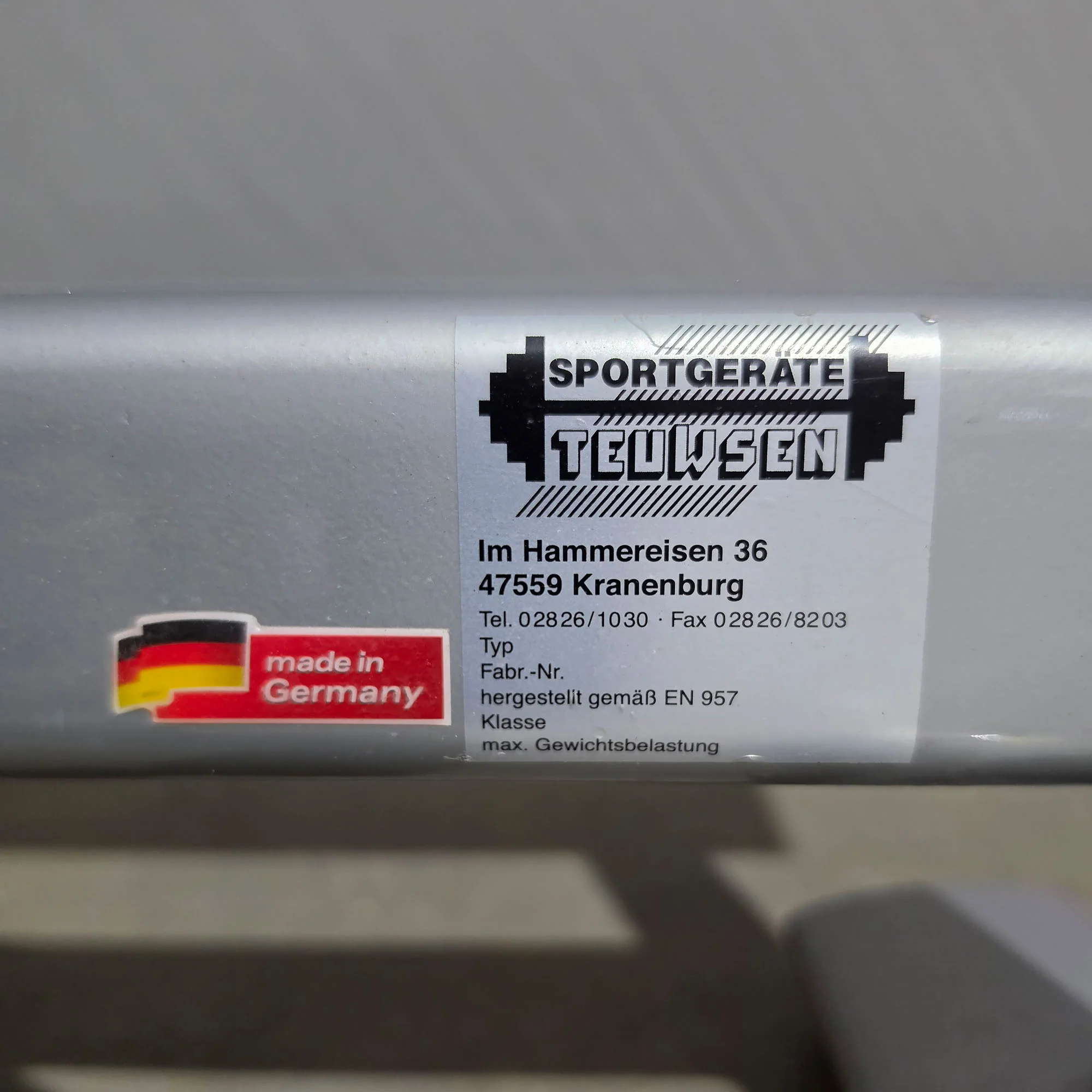 Teuwsen Flachbank, Rahmen Silber, Polster Rot, gebraucht - mit Gebrauchsspuren - Image 5