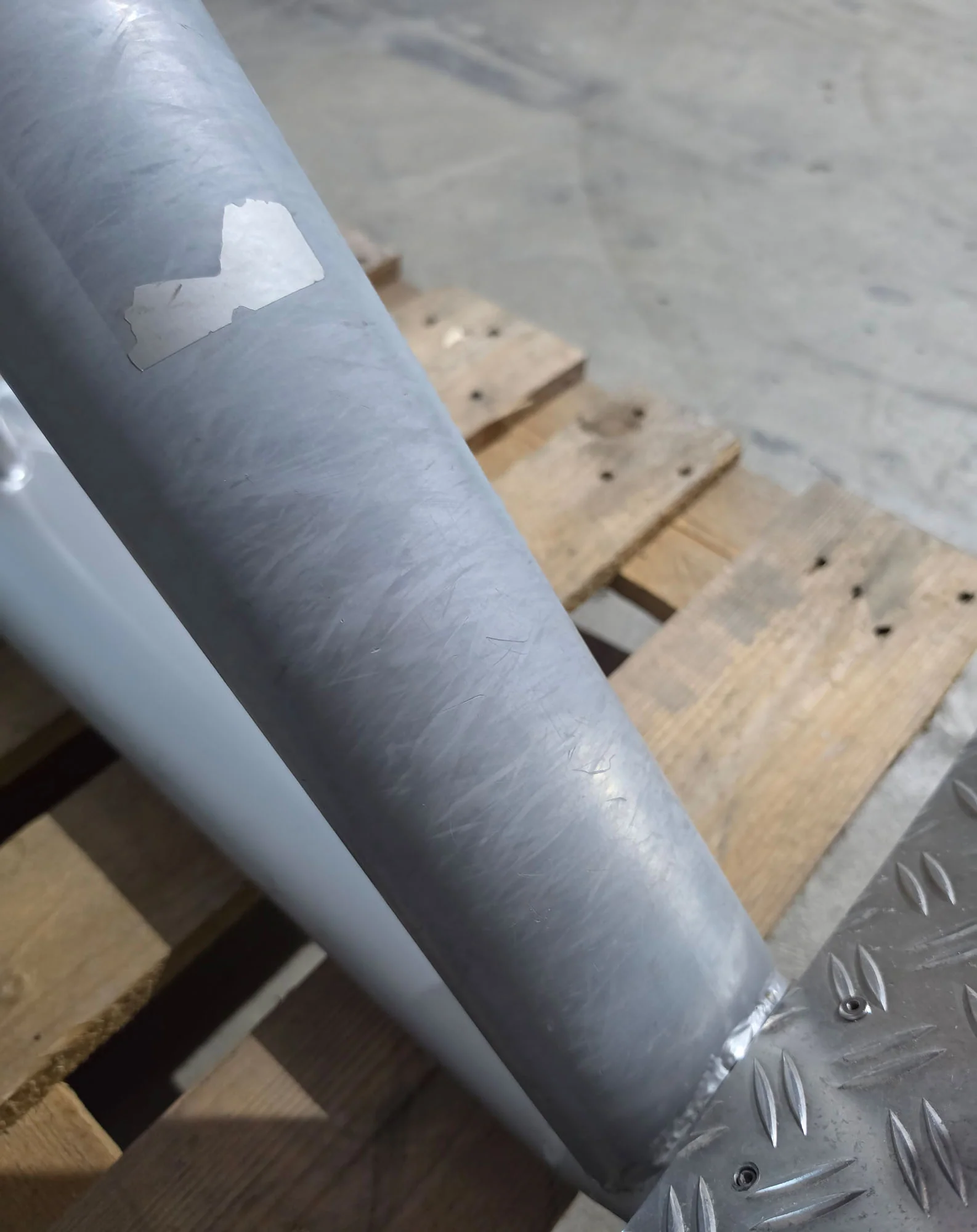 Teuwsen Hyperextension, Rückenstreckerbank, 45° verstellbar, Rahmenfarbe Silber, gebraucht - mit Gebrauchsspuren - Image 7