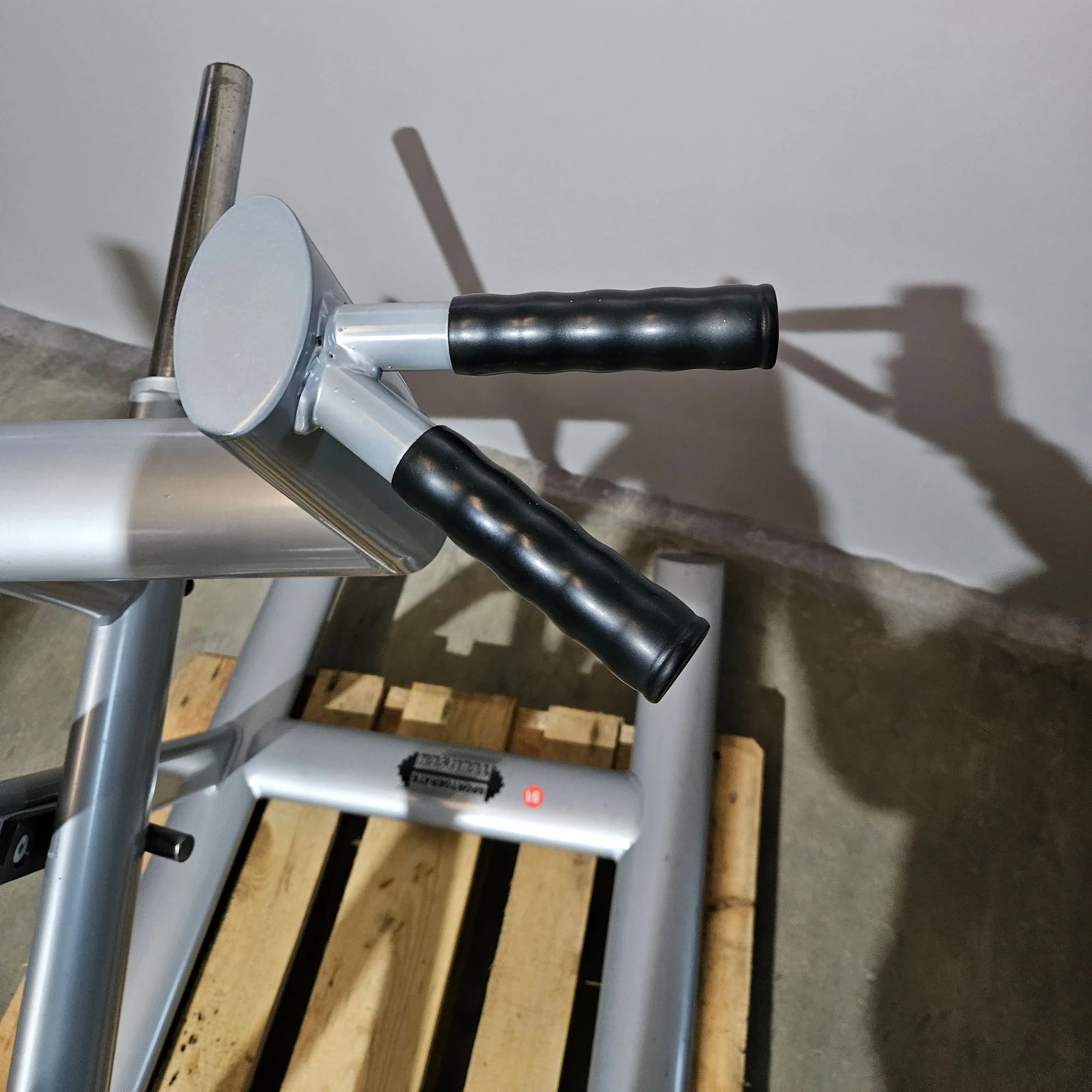 Teuwsen T-Bar Row Ruderstation mit Bruststütze. Ähnlich Gym80 oder L+K, Plate loaded Kraftgerät Rudern, Rahmen Silber, gebraucht - geprüfter Zustand - Image 6