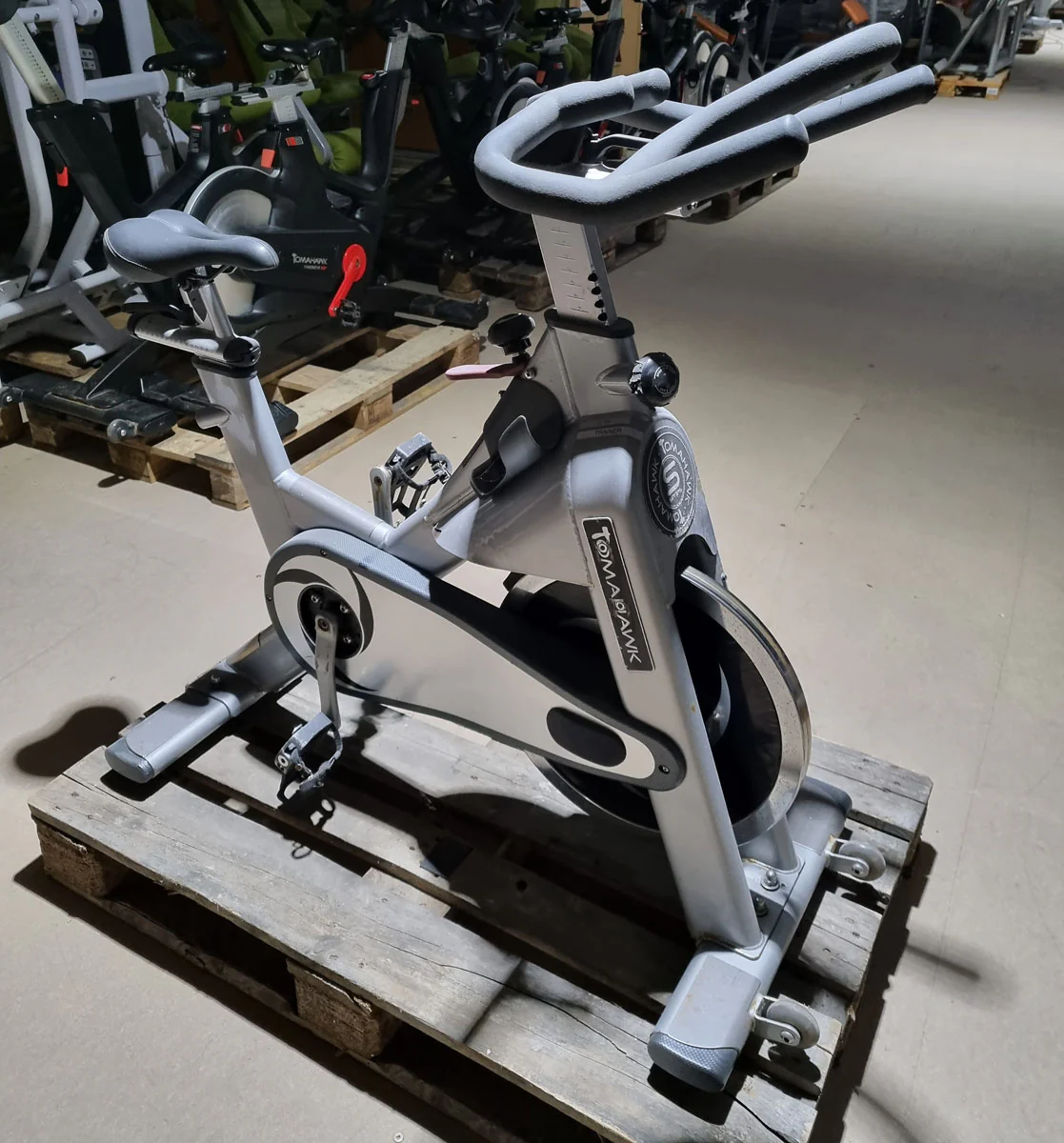 Tomahawk Indoor Cycle Bike S-Serie, Silber, gebraucht - Bastlergerät oder Ersatzteilspender - Image 3