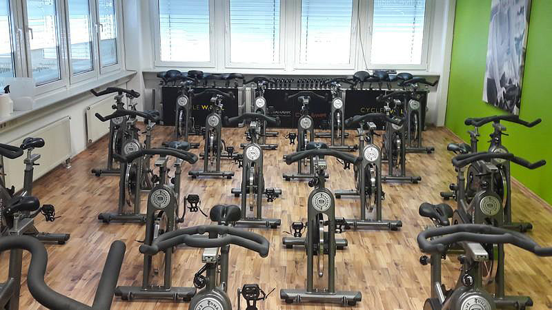 Tomahawk S-Serie Indoor Cycling, 22 Stück, mit großem Cycle Well Paket, Sonderfarbe, gebraucht - überholter Zustand - Image 10