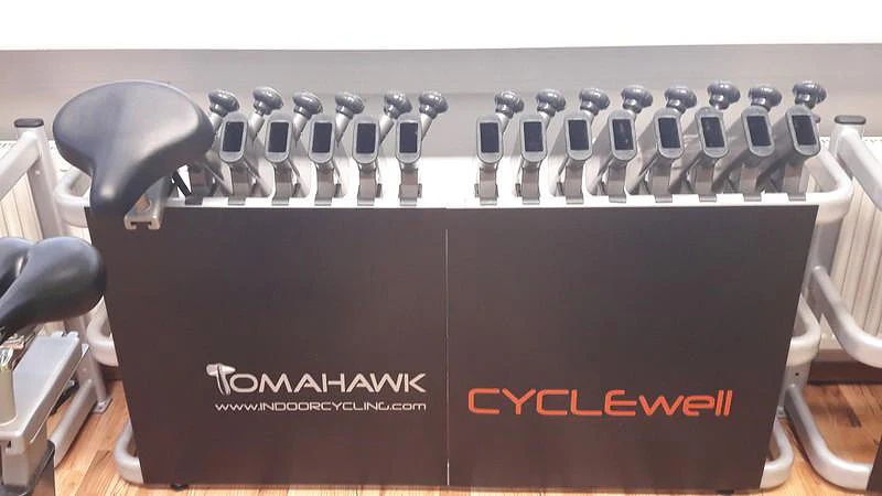 Tomahawk S-Serie Indoor Cycling, 22 Stück, mit großem Cycle Well Paket, Sonderfarbe, gebraucht - überholter Zustand - Image 4