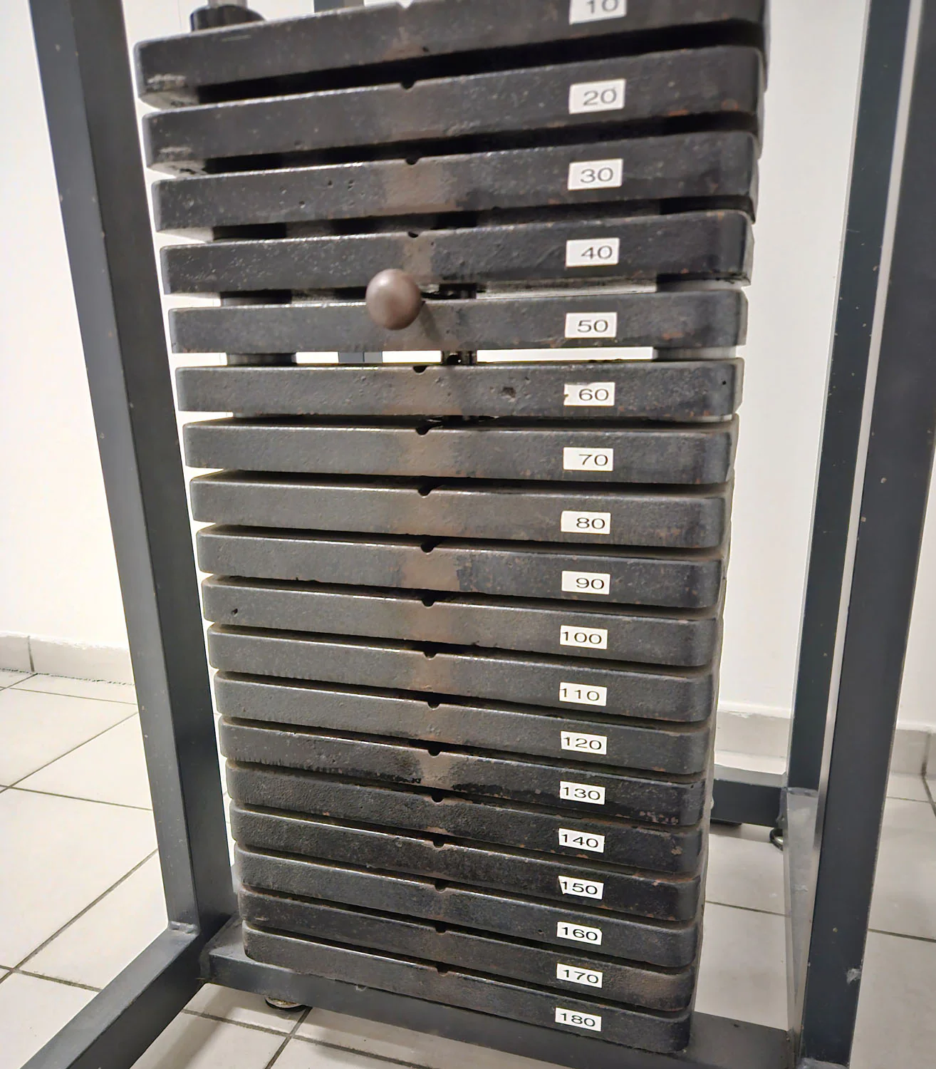 Wadenmaschine stehend, 180kg Steckgewichte + Aufnahme für Hantelscheiben, Oldschool Bodybuilding Kraftgerät, gebraucht mit Gebrauchsspuren - Image 6