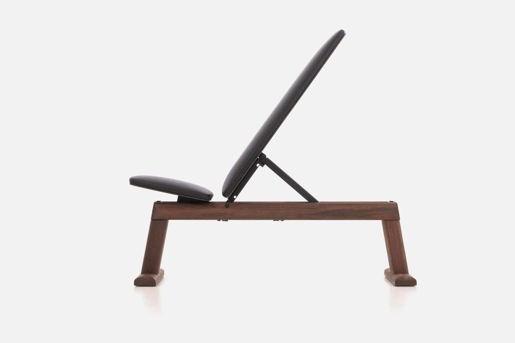WaterRower NOHrD Weightbench Trainingsbank Nussbaum - Kunst oder Echtleder in Schwarz - Image 2